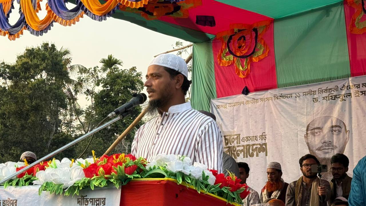 পরিবর্তনের অঙ্গীকারে মধ্য মদনপুরা স্কুল মাঠে ড. মাসুদের গর্জন