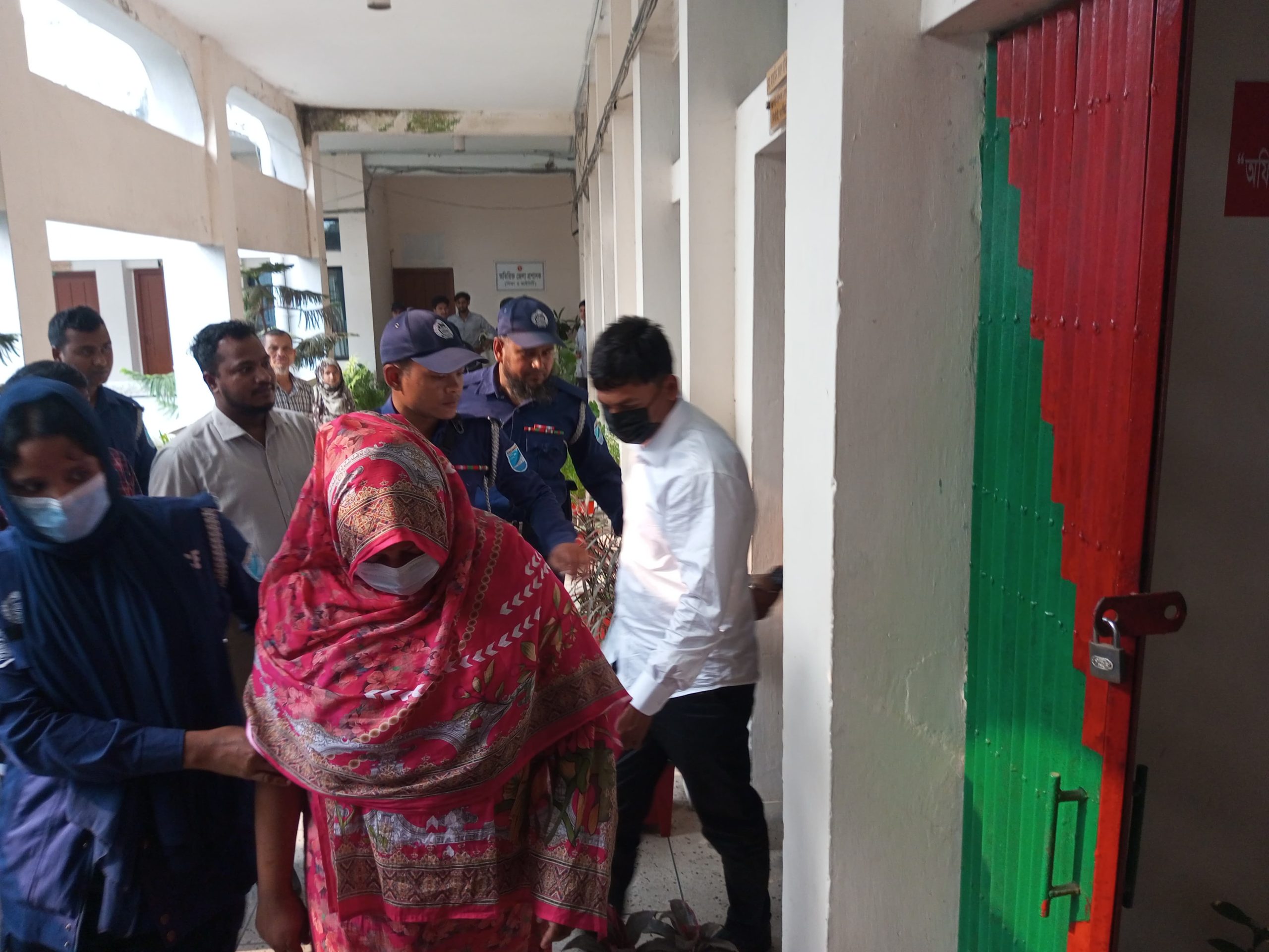 কিশোরগঞ্জে সরকারি নিয়োগে প্রক্সি কাণ্ড, ১৫ দিন করে কারাদণ্ড