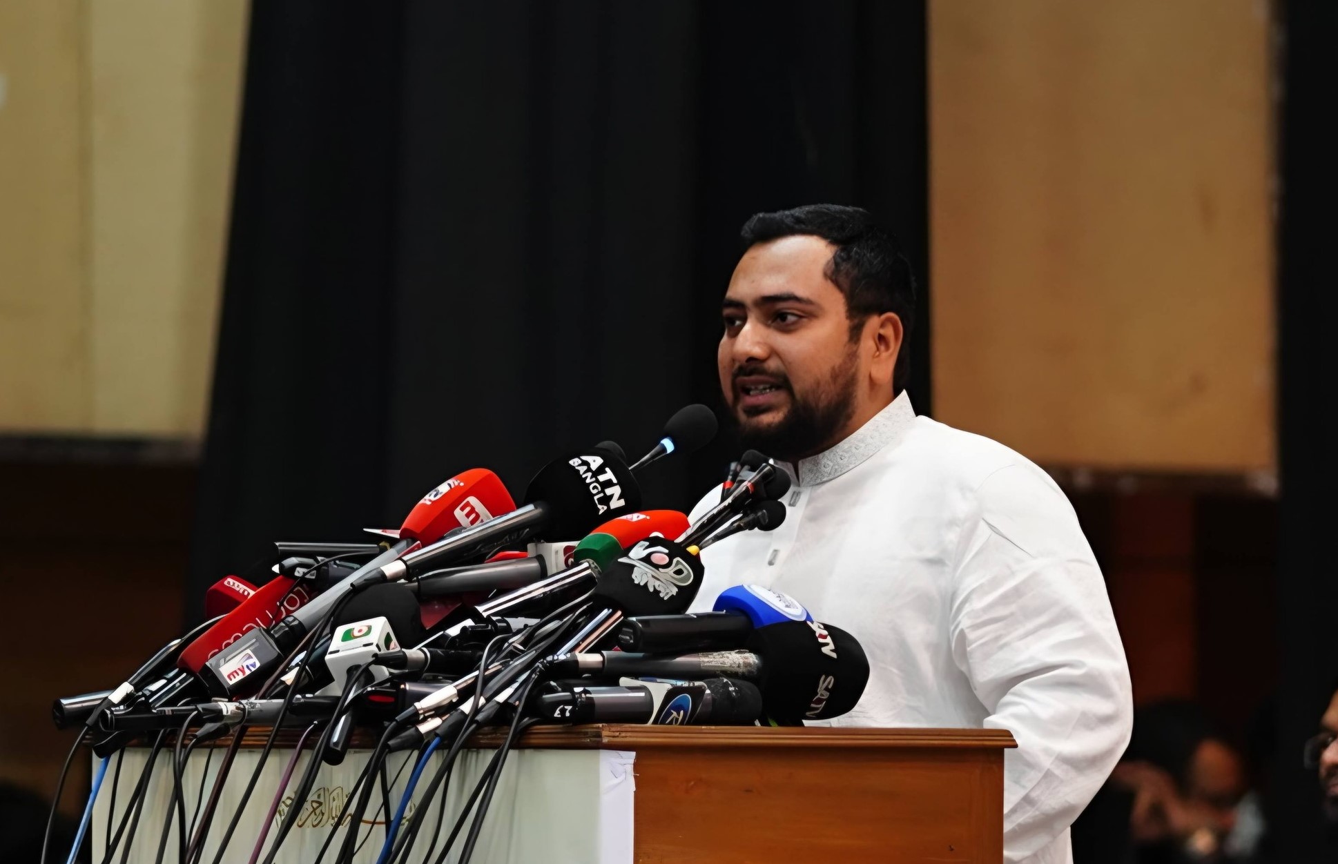 সংস্কার পরিষদ না গঠন করলে সংকটের দায় বিএনপি সরকারকেই নিতে হবে: নাহিদ ইসলাম