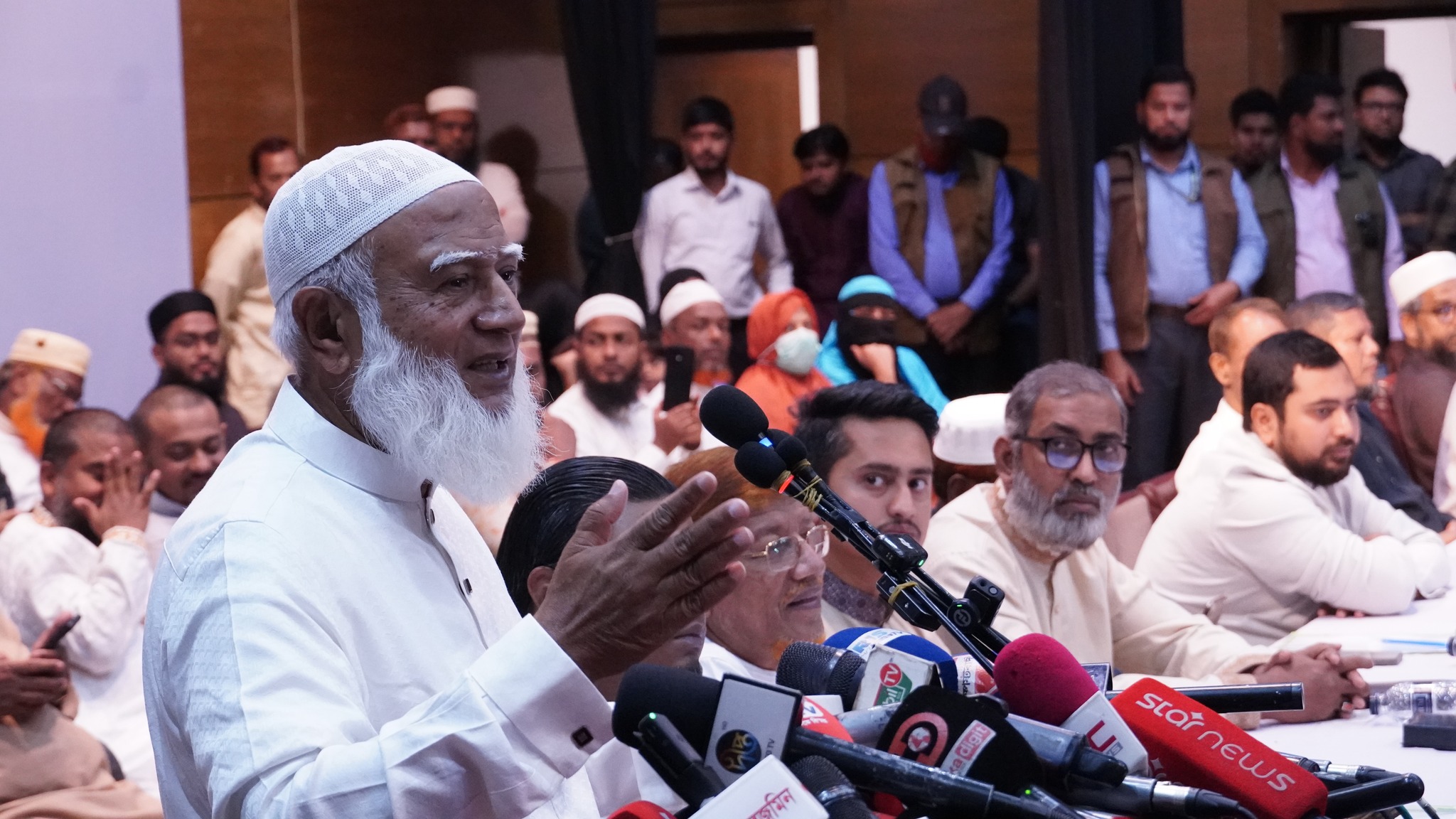 জুলাই শহীদ পরিবার ও যোদ্ধাদের সঙ্গে ১১ দলীয় ঐক্যের মতবিনিময় সভা অনুষ্ঠিত