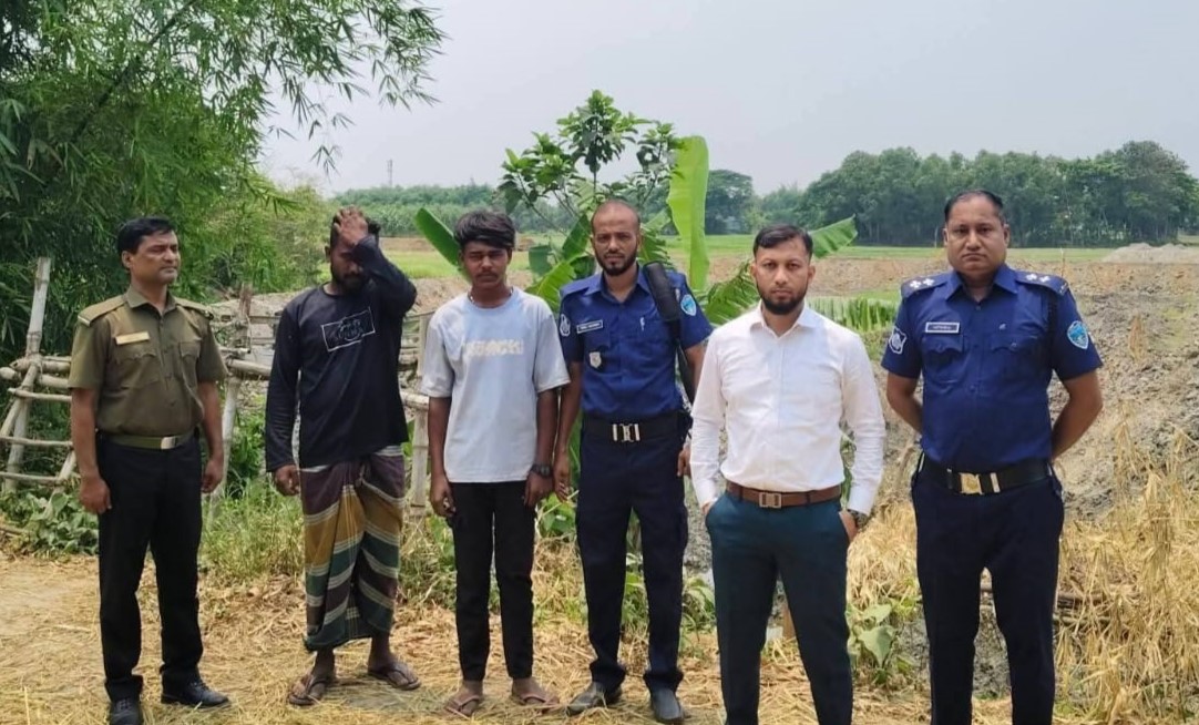 মুরাদনগরে কৃষি জমি থেকে মাটি কাটায় লক্ষাধিক টাকা জরিমানা