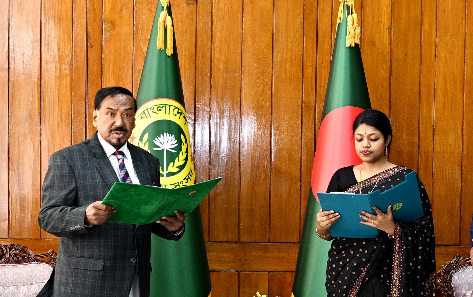 সংরক্ষিত মহিলা আসনের নবনির্বাচিত এমপি নুসরাত তাবাসসুম জ্যোতির শপথ গ্রহণ