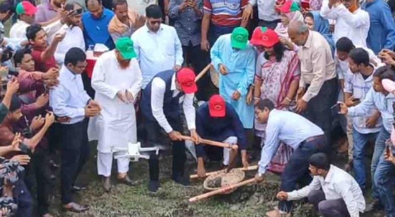 কুড়িগ্রামে খাল পুনঃখনন উদ্বোধন, কৃষি ও নদীভাঙন রোধে আশাবাদ মন্ত্রীর