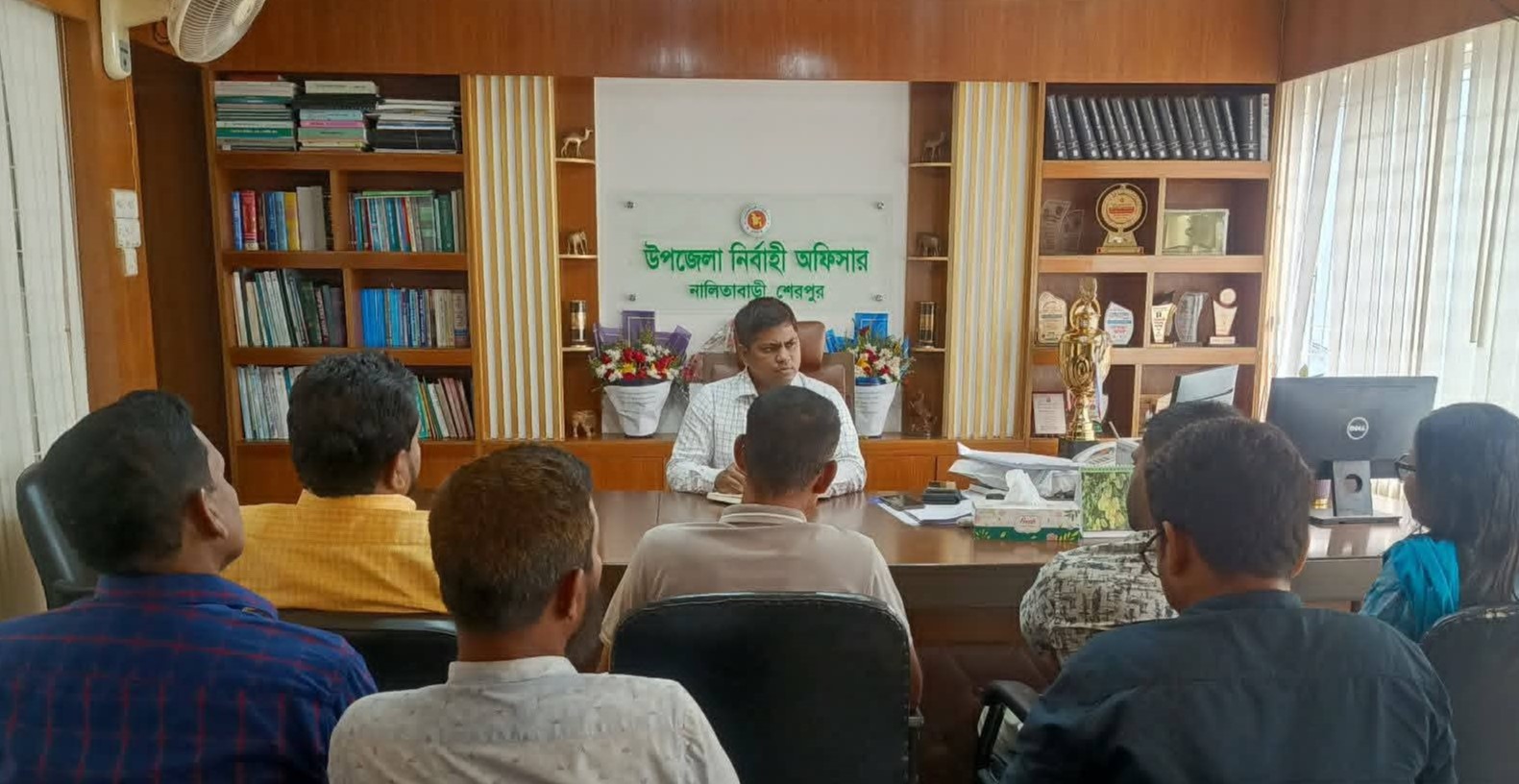 নবযোগদানকারী ইউএনও মো. আব্দুল মালেকের সঙ্গে নালিতাবাড়ী উপজেলা প্রেসক্লাবের সাংবাদিকদের মতবিনিময় সভা