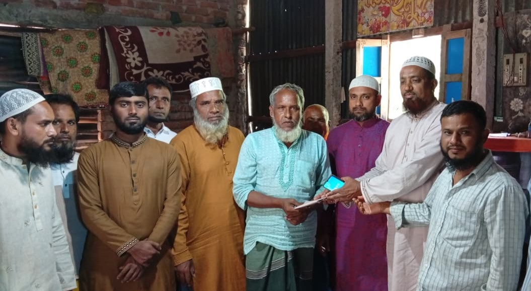 বিসিক ভবনধসে নিহত রাসেল মিয়ার পরিবারকে জামায়াতের আর্থিক সহায়তা