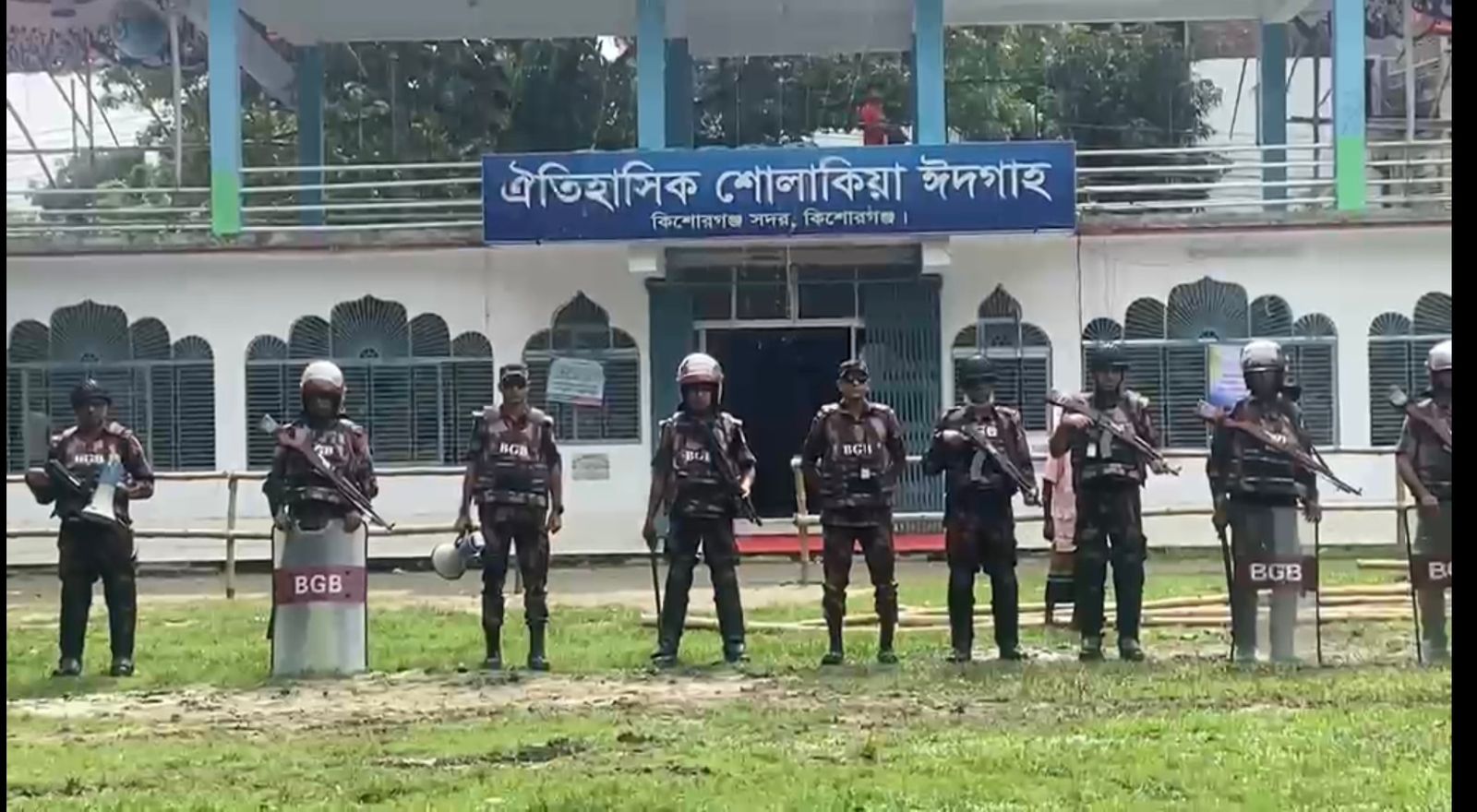 ১৯৯তম শোলাকিয়া ঈদজামাতে নিরাপত্তায় বিজিবি মোতায়েন