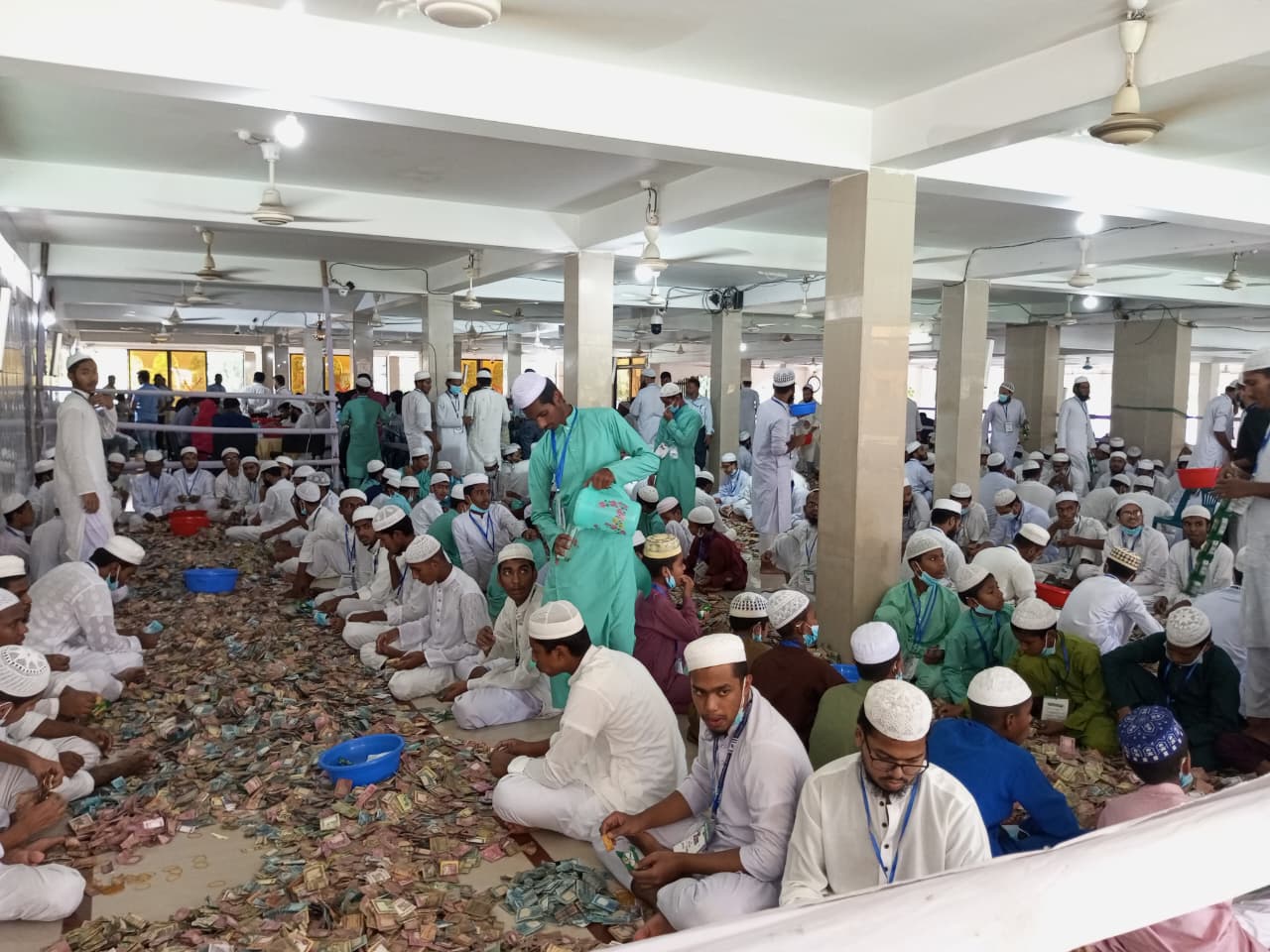 ছয় মাস পর পাগলা মসজিদের ১৩ দানবাক্সে মিলল ১৫ কোটি ৯০ লাখ টাকা