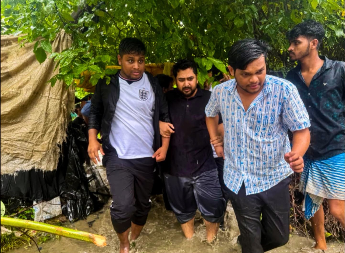 চট্টগ্রামের বন্যার্তদের পাশে এনসিপি, মানবিক সহায়তায় এগিয়ে আসার আহ্বান