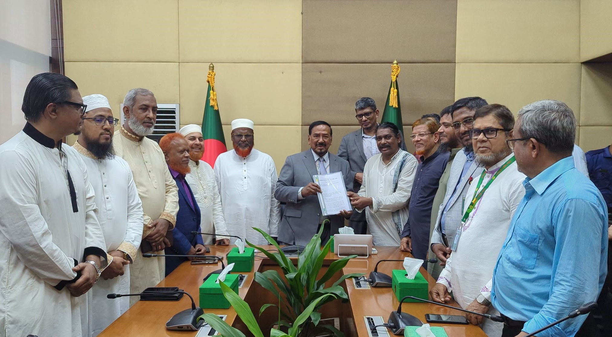 আন্তর্জাতিক গুম প্রতিরোধ দিবসে সংসদ অভিমুখে পদযাত্রা, স্পিকারের কাছে স্মারকলিপি