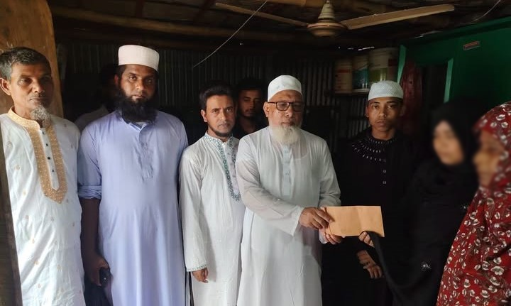 নিকলীতে অসহায় ইমামের পরিবারকে আর্থিক সহায়তা, অস্ট্রিয়া প্রবাসী মাওলানা আবদুস সাত্তার