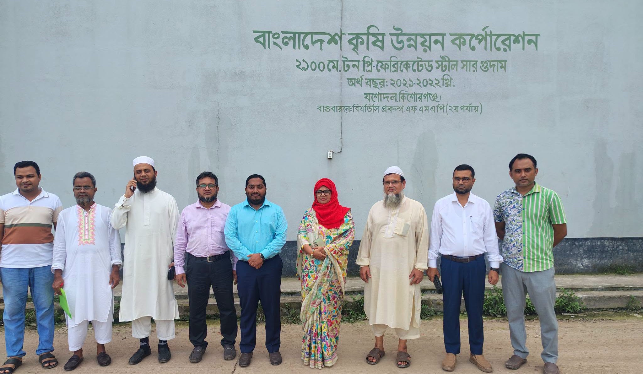 কিশোরগঞ্জে সার গুদাম পরিদর্শন করলেন জেলা প্রশাসক, কৃত্রিম সংকটের বিরুদ্ধে কঠোর হুঁশিয়ারি