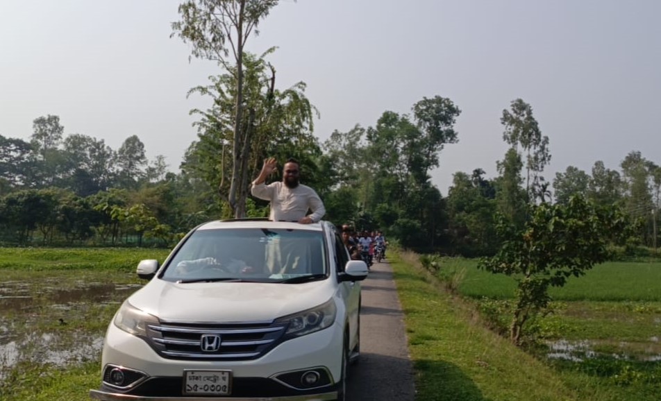 মধুটিলায় মন্ত্রীর মতবিনিময় সভায় ফরহাদ হোসেনের উদ্যোগে গাড়িবহর