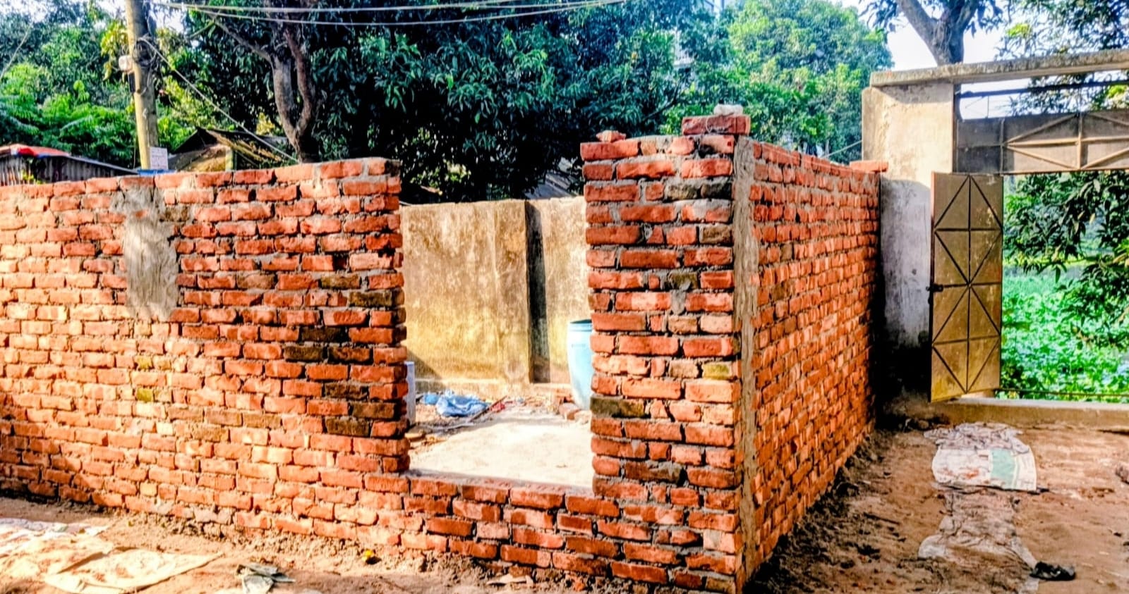 আদালতে মামলা চলমান থাকার পরেও বন্দরে জমি দখলের চেষ্টা ও চাঁদা দাবির ঘটনায় সন্ত্রাসী মিঠুর বিরুদ্ধে বন্দর থানায় অভিযোগ দায়ের